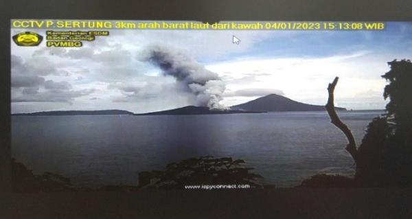 Gunung Anak Krakatau Erupsi Sore Ini, Status Langsung Siaga