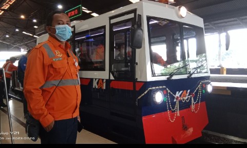 Pantau Jalur Rel dan Stasiun, KAI Daop 3 Cirebon Luncurkan Kereta Lori Terbaru