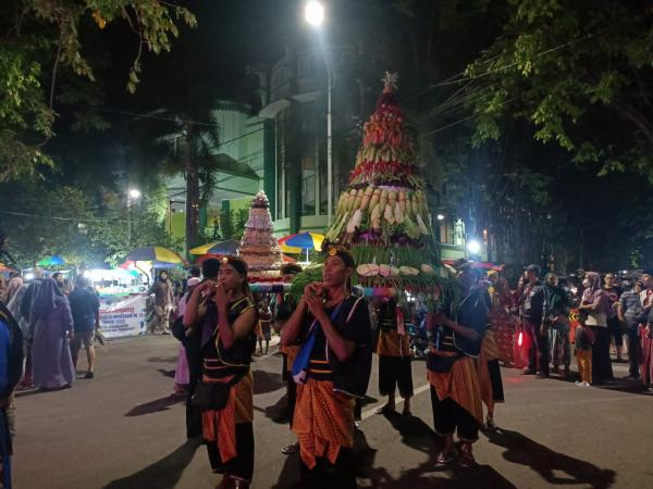 Festival Tumpeng Hasil Bumi, Digelar di Hari Jadi Ke-13 Kota Kraksaan