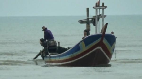 Cuaca Buruk, Nelayan Nekat Melaut, Untuk Penuhi Kebutuhan Hidup Sehari-hari