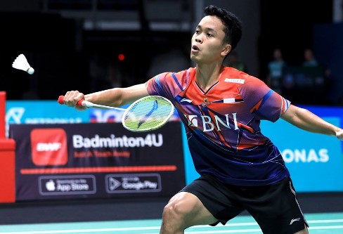 Tumbangkan Wakil Hongkong, Anthony Ginting Melaju ke Babak 16 Besar Malaysia Open 2023