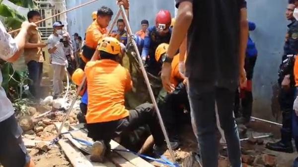 Subang Gempar! Dramatis Evakuasi Jenazah Iis Piska Penyanyi Dangdut Era 80 an yang Tewas dalam Sumur