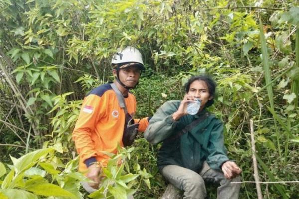 Kisah Serem! Pemotor Tak Sadar Jalan Kaki Daki Gunung Merapi