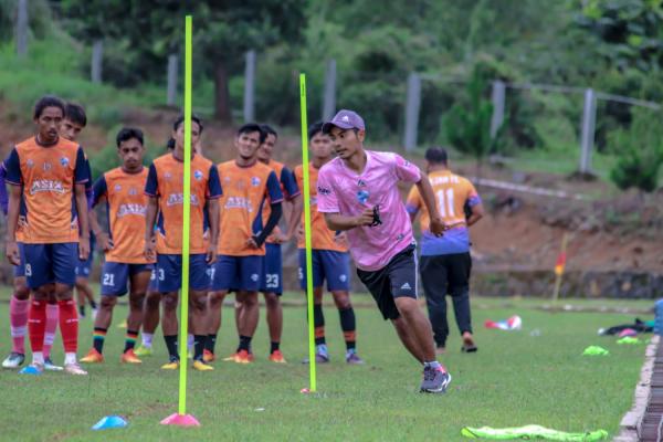 Tekad Pelatih Dian Irawan Loloskan Dejan FC Kota Depok ke Babak Final Liga 3 Jabar Seri 1