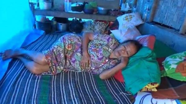 Menahan Sakit 12 Hari di Pengungsian, Nenek Korban Banjir Belum Tersentuh Medis