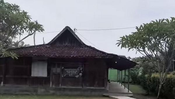 Menilik Rumah Masa Kecil Jokowi, Masih Asli dan Kokoh di Usia 100 Tahun 