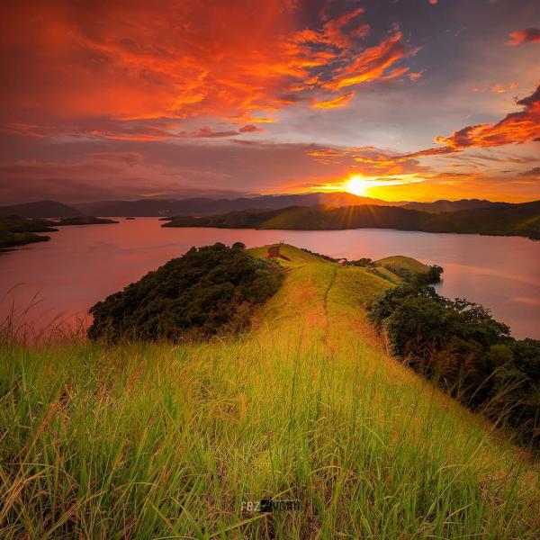 Intip Panorama Danau Sentani di Papua yang Memukau