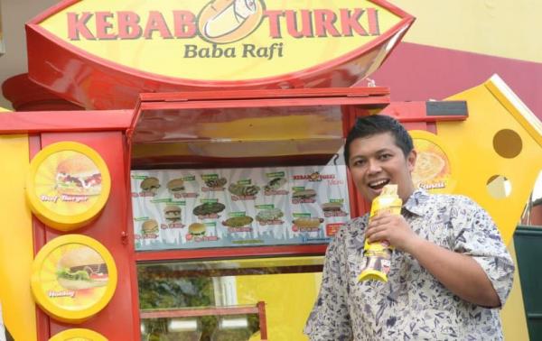 Pemilik Kebab Turki Baba Rafi, dari Jualan di Gerobak Kini Punya 1.000 Outlet sampai ke Mancanegara