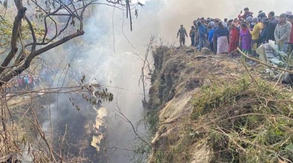 Penampakan Bangkai Pesawat Berpenumpang 72 Orang yang Jatuh di Pokhara