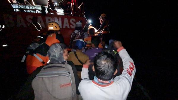 8 ABK KM Tri Satria Berhasil di Evakuasi dalam Keadaan Selamat