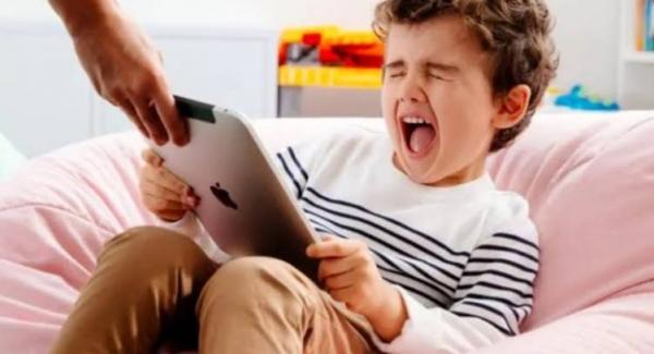 6 Tips Kreatif Mencegah Anak Kecanduan Gadget