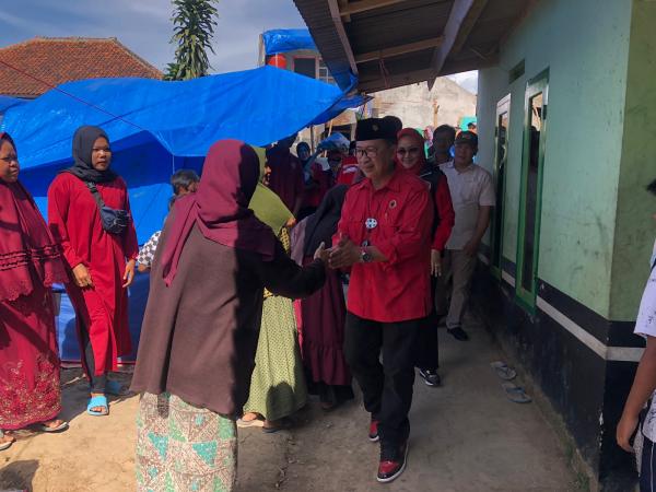 Bupati Cianjur Apresiasi PDI Perjuangan Turunkan 36 Ambulans selama Pemulihan Pasca Gempa