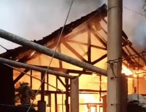 Tungku Api Ditinggal Menyala, Satu Rumah di Cisurupan Garut Ludes Terbakar si Jago Merah