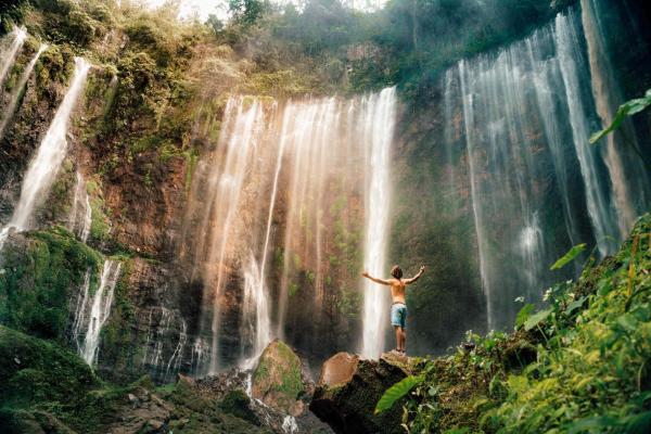 Ada di Indonesia! Inilah Pesona Niagara Waterfall Van Java yang Memukau