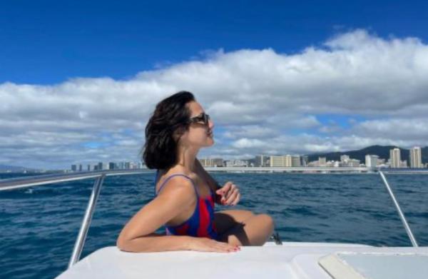Pose Seksi Pevita Pearce di Atas Kapal Kenakan Pakaian Mini Digoda Netizen