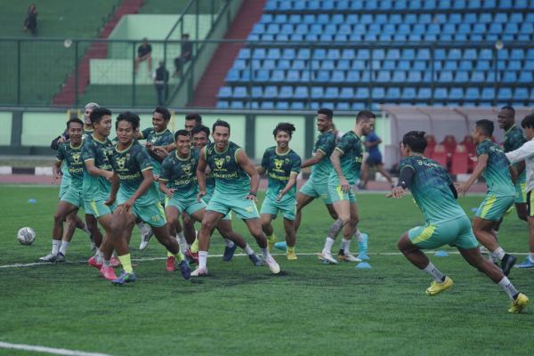 Jelang Hadapi Madura United, Persib Bandung Matangkan Latihan Terakhir