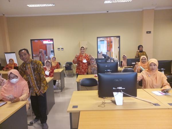 DWP Kota Mojokerto dan Diskominfo Kompak Adakan Pelatihan Pembuatan Toko Online