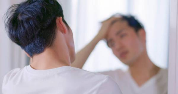 4 Tips Merawat Rambut Berminyak, Salah Satunya Jangan Sering Menyentuh Rambut