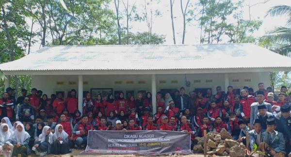 Tingkatkan IPM Pendidikan, Tim Ngador Kunjungi PKBM di Cikadu Cianjur Selatan