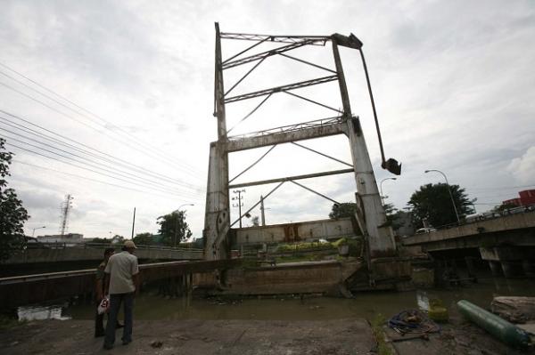 Sejarah Jembatan Petekan Surabya, Bukti Warisan Teknologi Dari Belanda. Ini Kisahnya