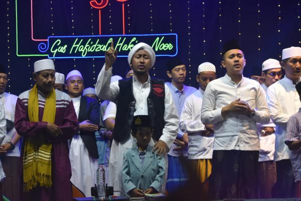 Desa Sukodadi Paiton Meriahkan Milad Gus Hafidz, Lewat Acara Sholawat Bersama Syubbanul Muslimin