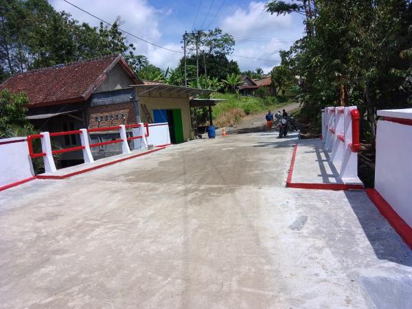 Jembatan di Kasui Selesai Dibangun, Warga: Terimakasih Anggota DPRD Adinata Sudah Memperjuangkan