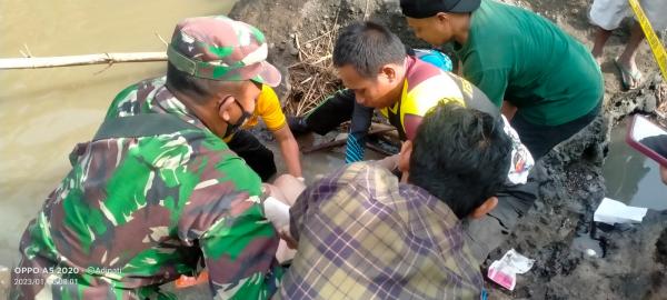 Puluhan Orang Berjubel di Sungai Setail Banyuwangi, Ini Alasannya