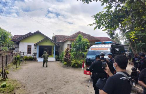 Tim Densus 88 Berhasil Mengamankan 2 Bom Rakitan dari Terduga Teroris di Sleman
