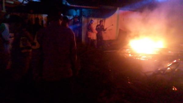 Diduga Akibat Hubungan Pendek Arus Listrik, 3 Rumah di Jawilan Kabupaten Serang Terbakar