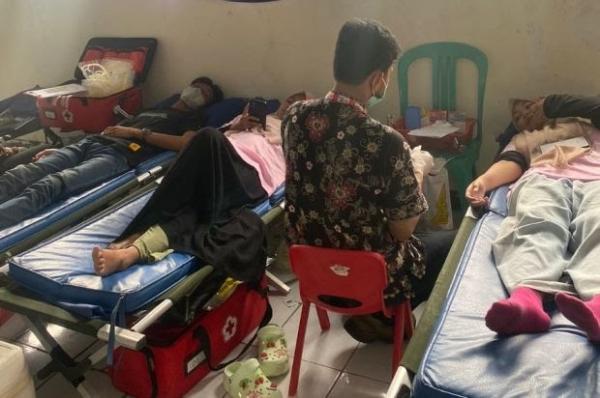 Stok Darah Menipis, Relawan Srikandi Ganjar Banten Gandeng Milenial Gelar Donor Darah