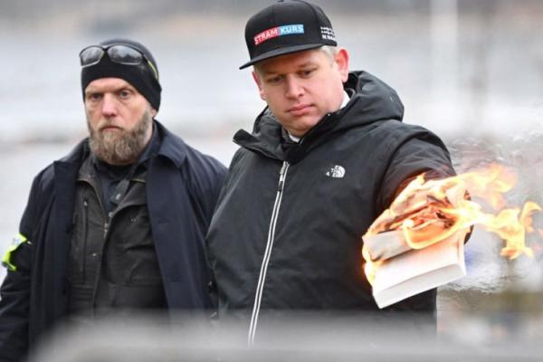 Politisi Sayap Kanan Swedia Bakar Al Quran, Ini Reaksi Keras Dunia Islam