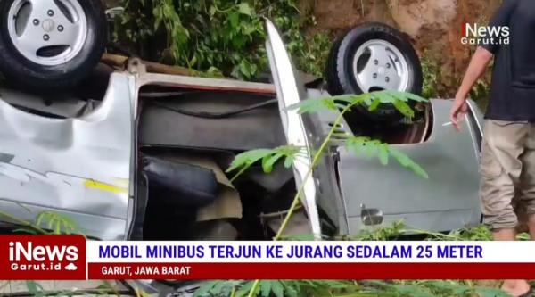 Video : Mobil Masuk Jurang Sedalam 25 Meter di Cisurupan, 4 Orang Luka Ringan