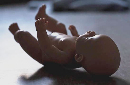 Mayat Bayi Dikira Boneka Mengambang di Kali Cipinang Kampung Makasar