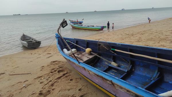 Cuaca Ekstrem, Nelayan di Bangka Barat Kurangi Aktivitas Melaut