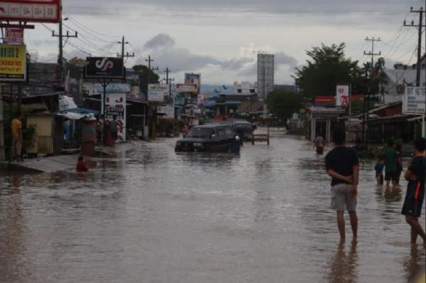 Banjir Bandang 905 Rumah di  Kota Bengkulu Terendam Banjir