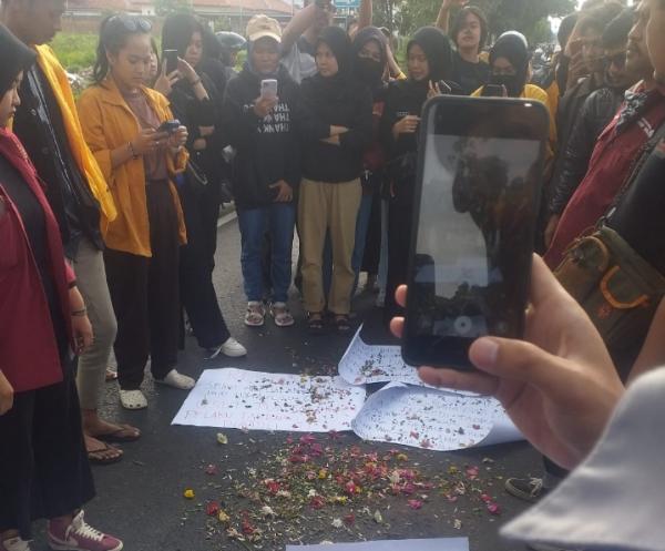 Usut Tuntas Kasus Tabrak Lari Mahasiswi Cianjur, Aliansi BEM Universitas Suryakancana Turun Ke Jalan