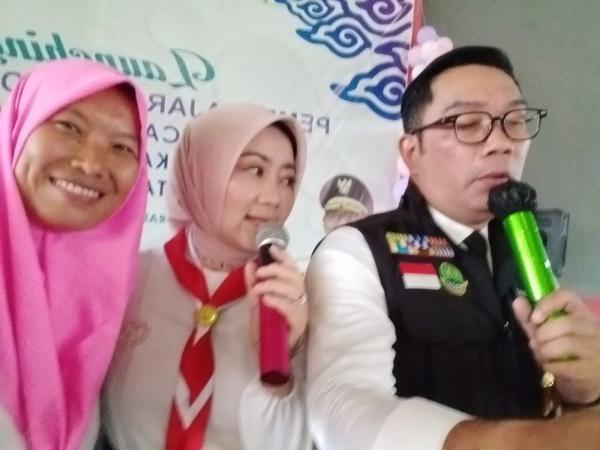 Kunjungan ke Kabupaten Cirebon, Ridwan Kamil Beri Hadiah Umroh Gratis Warga Bode Lor