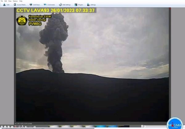 Gunung Anak Krakatau Sudah Berkali-kali Erupsi Semburkan  Abu Capai 500 Meter