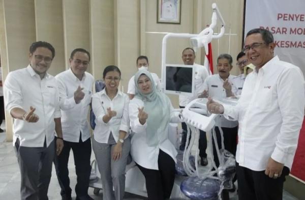 HUT ke 45, Pasar Modal Indonesia Bagikan 10 Alkes Dental Set untuk Warga di Kabupaten Pandeglang 
