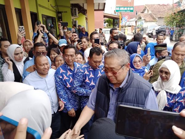 SBY Kunjungi Cirebon, Sempat Cicipi Nasi Jamblang Ibu Nur