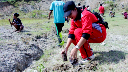 Merawat Bumi, Bersama Masyarakat Desa Leowalu Dinkes Belu Gandeng IJTI NTT Tanam 1.000 Pohon