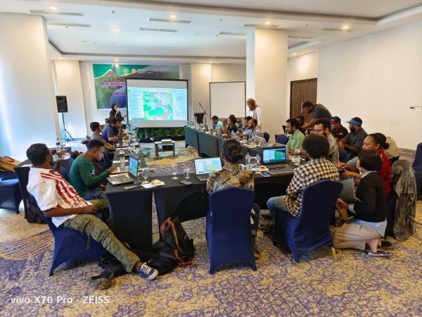 WRI dan Jerat Papua Gelar Pelatihan Pengenalan GFW dan Forest Wacther Bagi CSO di Papua