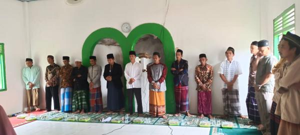 Jamatus Salbani Bakal Calon Kepala Kampung Tanjung Bulan Hadiri Pengajian Bulanan