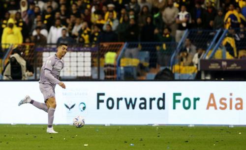 Cristiano Ronaldo Kena Ejek, Nyanyian Lionel Messi Terdengar di Laga Ittihad FC vs Al Nassr