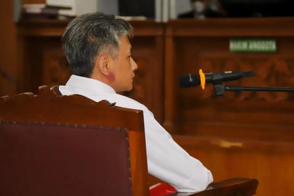 Kasus Obstruction of Justice Brigadir J, Hendra Kurniawan Dituntut Pidana 3 Tahun Penjara