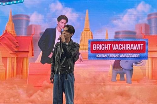 Perdana Nyanyikan Lagu Baru di Summarecon Serpong, Bright Vachirawit Bikin Fans Indonesia Terpana