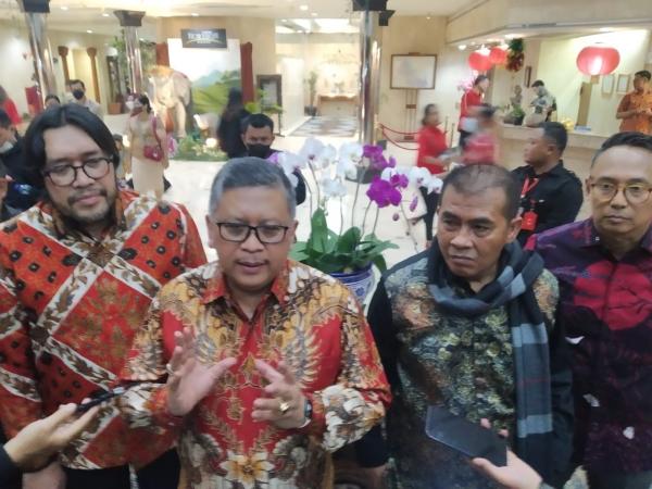 Hadiri Perayaan Natal di Bandung, Hasto: Bumikan Pancasila Untuk Cegah Perpecahan Bangsa