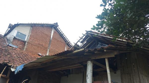 Kota Tasikmalaya Diterjang Angin Kencang, 7 Rumah di Purbaratu Rusak