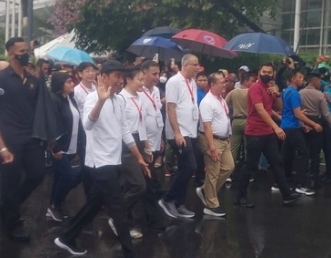 Meskipun Hujan Tak Jadi Hambatan, Presiden Jokowi dan Rombongan Kunjungi CFD