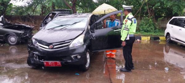 Kendaraan Dinas Protokoler Wakil Gubernur Jateng Terbalik di Jalan Tol Batang, Nihil Korban Jiwa